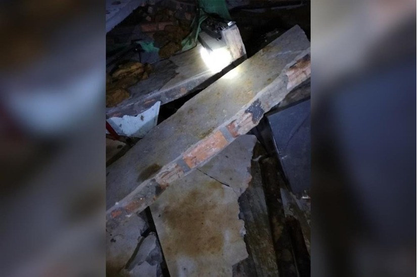 Sạt lở đất ở Bắc Kạn làm vùi lấp một ngôi nhà khiến bé gái 7 tuổi tử vong