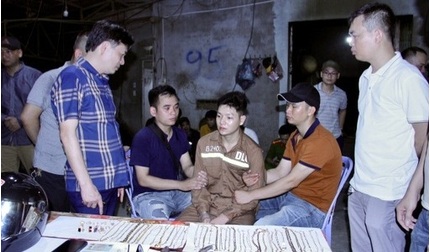 Bắt thanh niên 28 tuổi cướp tiệm vàng tại Lào Cai