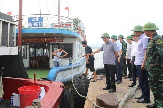 Bão Talim (bão số 1): 2 tàu cá bị chìm, hơn 100 ngôi nhà sập, tốc mái, hơn 600 du khách mắc kẹt