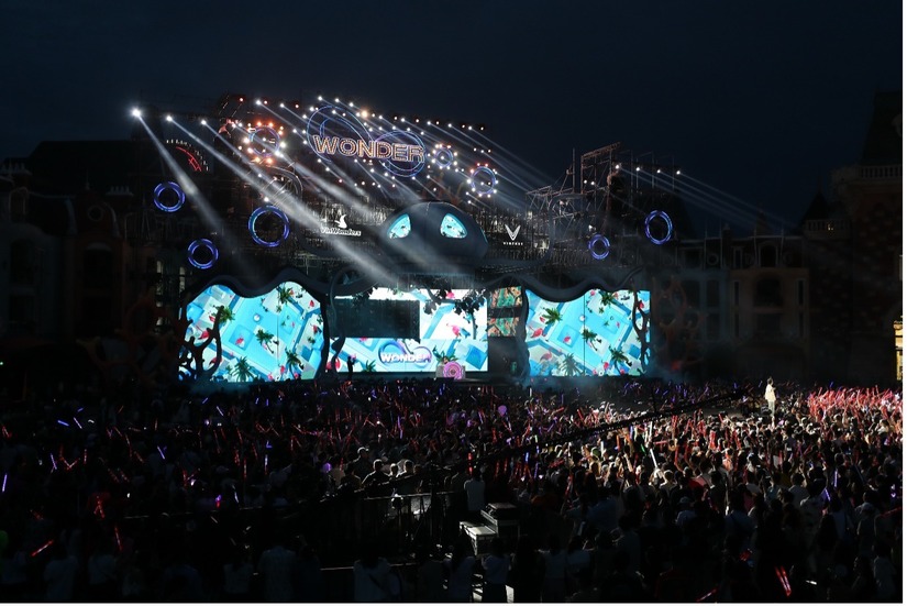 Charlie Puth và dàn sao Việt bùng cháy cùng âm nhạc đỉnh cao tại siêu đại nhạc hội 8Wonder