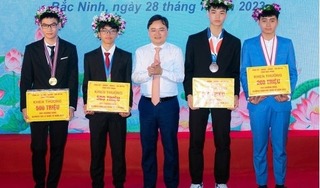 Bắc Ninh thưởng 3,4 tỷ đồng cho 7 học sinh giành huy chương quốc tế