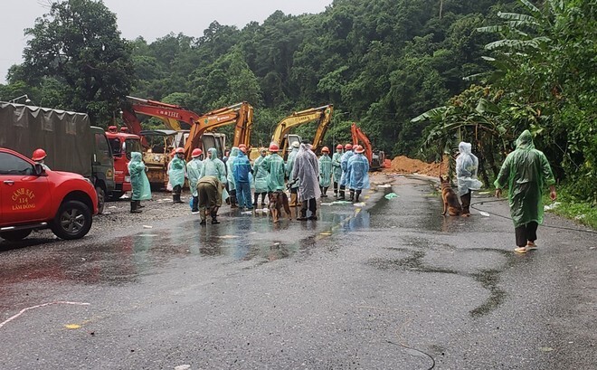 Thăng quân hàm cho 3 cán bộ CSGT hy sinh trong vụ sạt lở đất ở đèo Bảo Lộc