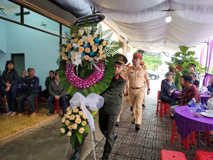 Thăng quân hàm cho 3 cán bộ CSGT hy sinh trong vụ sạt lở đất ở đèo Bảo Lộc