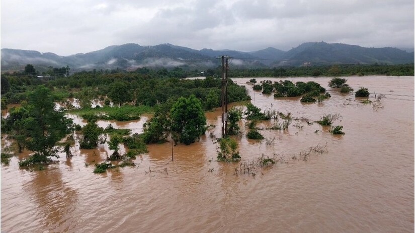 Mưa lớn kéo dài, tuyến đường tránh ở TP Bảo Lộc sụt lún nghiêm trọng