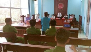 Người phụ nữ 62 tuổi ở Bạc Liêu bị tuyên phạt 23 năm tù vì tội hiếp dâm