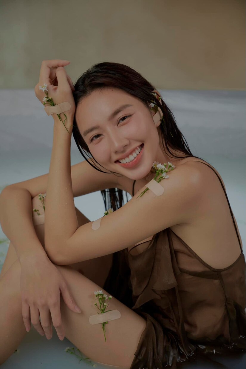 Hoa hậu Thùy Tiên mừng sinh nhật theo cách 'lạ', hé lộ loạt khuyết điểm ngoại hình