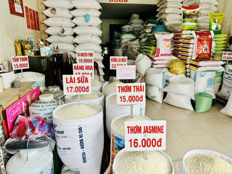 Bộ Công Thương yêu cầu theo sát tình hình giá gạo, ngăn chặn việc đầu cơ găm hàng