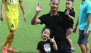 HLV Lê Quốc Vượng rời Hoà Bình FC, mong muốn làm cho 1 CLB gần nhà để có thể gần gũi vợ con 