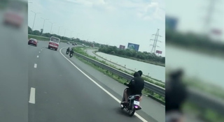 Xử phạt nhóm thanh niên đi xe máy vào cao tốc Pháp Vân - Cầu Giẽ