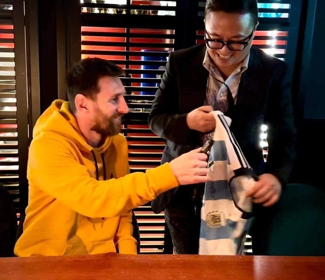 Người đưa Jack sang Pháp gặp Messi yêu cầu gỡ hình ảnh Messi khỏi MV