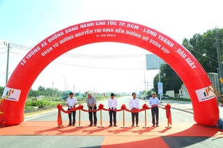 Thông xe hơn 3,2km đường song hành cao tốc TP.HCM – Long Thành