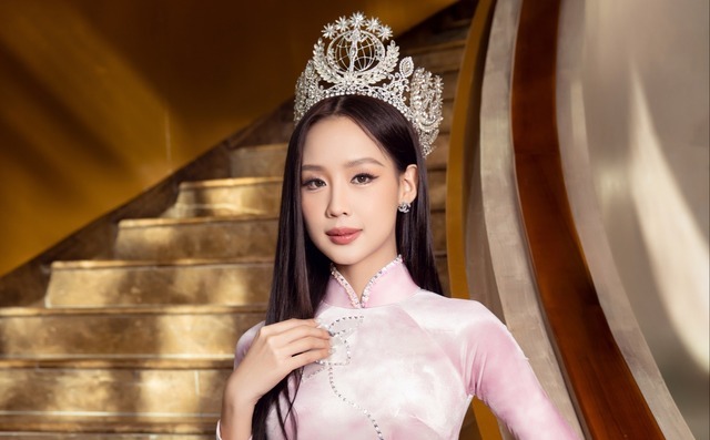 Hoa hậu Bảo Ngọc nhận nuôi bé gái mất cả gia đình trong vụ cháy chung cư mini ở Hà Nội
