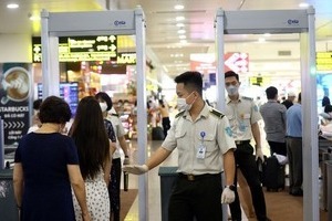 Người phụ nữ bị cấm bay 1 năm khi dùng giấy tờ giả để đi máy bay từ Phú Quốc - TP HCM