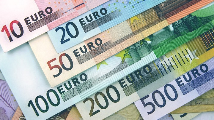 Tỷ giá Euro hôm nay 3/10/2023: Euro lao dốc mạnh cả 2 chiều mua - bán