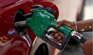 Giá xăng dầu hôm nay ngày 4/10/2023: Giá xăng trong nước được điều chỉnh giảm mạnh