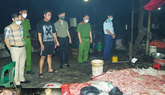 Hà Nam: Gần 6,2 tấn nội tạng, mỡ động vật ‘bốc mùi’ sắp ra thị trường thì bị 'chặn'