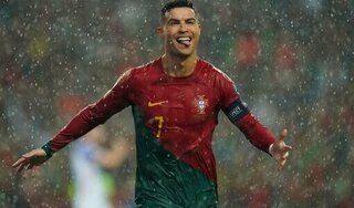 Lập cú đúp giúp Bồ Đào Nha giành vé dự VCK EURO 2024, Ronaldo tạo nên kỷ lục mới