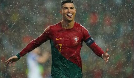 Lập cú đúp giúp Bồ Đào Nha giành vé dự VCK EURO 2024, Ronaldo tạo nên kỷ lục mới