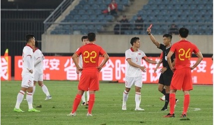 FIFA ra phán quyết về tấm thẻ đỏ của Tiến Linh