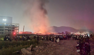 Cháy lớn tại KCN ở Bắc Giang làm 1 người tử vong, hàng trăm công nhân hoảng loạn