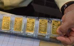 Giá vàng hôm nay 30/10/2023: Vàng trong nước chạm 71 triệu đồng/lượng