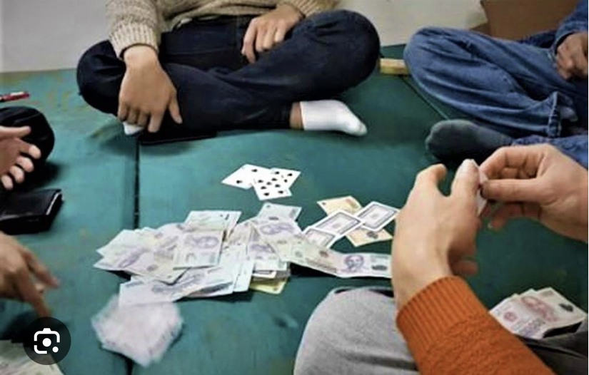 Kỷ luật Đội trưởng, Đội phó quản lý thị trường ở Long An tham gia đánh bạc tại trụ sở