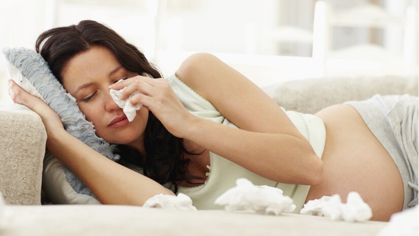 Điều trị cảm lạnh và cảm cúm khi mang thai cần lưu ý gì đặc biệt?