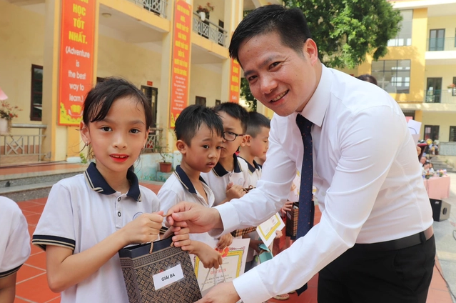 Thầy hiệu trưởng ở Vĩnh Phúc trở thành người Việt đầu tiên nhận Giải thưởng Gusi Hòa bình quốc tế