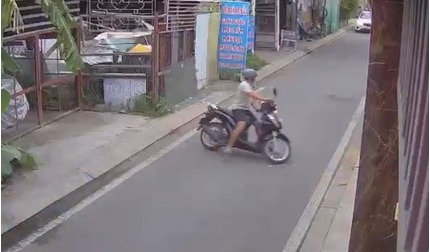 Giả danh làm từ thiện, vào nhà lừa 2 cụ già lấy 2 cây vàng