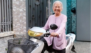 'Người mẹ hiền nhất màn ảnh Việt' bị con giấu xe máy vì 91 tuổi vẫn muốn tự đi xe đến phim trường