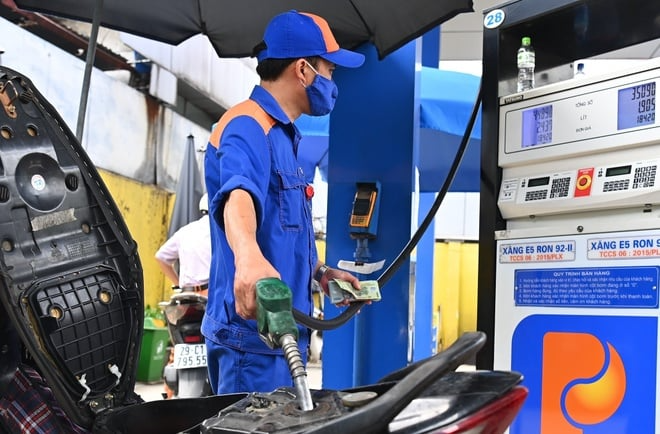 Giá xăng dầu biến động nhẹ phiên cuối năm 2023