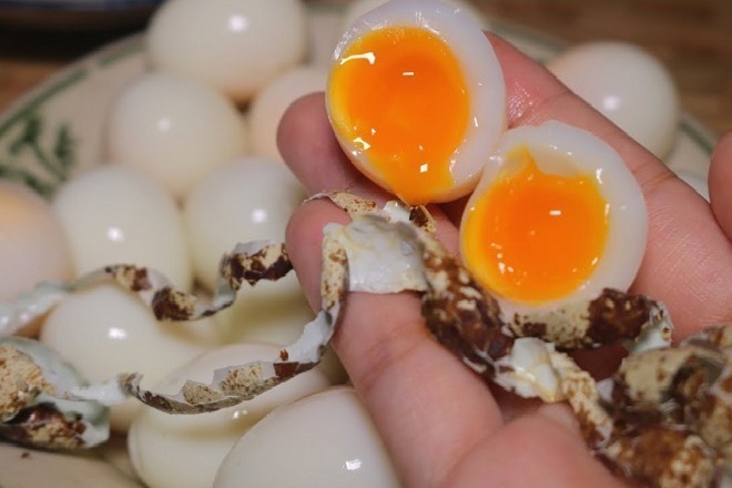 Luộc trứng lộn bao nhiêu phút thì chín và giữ được dưỡng chất?