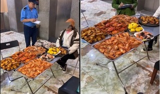 Bắt quả tang nhóm khách đi ăn buffet 'đút túi' 10kg hải sản mang về 