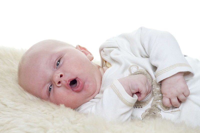 Trẻ sơ sinh bị cảm lạnh: Những lưu ý đặc biệt khi chăm sóc