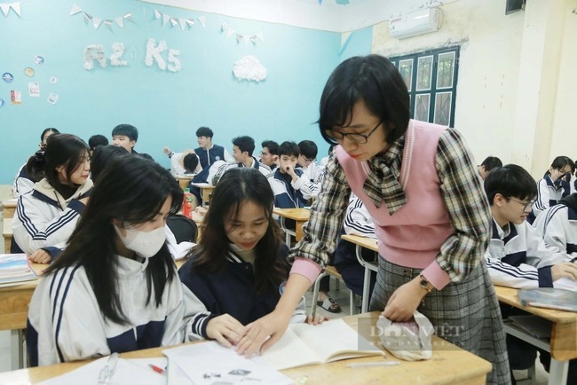 Thăng hạng giáo viên: Hơn 22.000 thầy cô ở Hà Nội chính thức được tăng lương từ tháng 2/2024