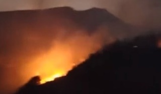 Cháy rừng tại Vườn Quốc gia Hoàng Liên, huy động 450 người dập lửa