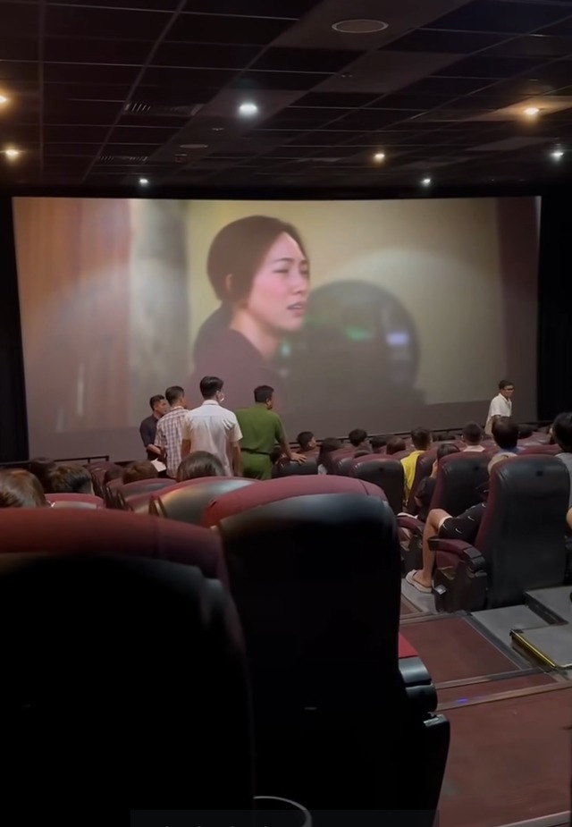 Đại diện rạp phim phản hồi tin công an vào rạp kiểm tra độ tuổi người xem phim 'Mai'