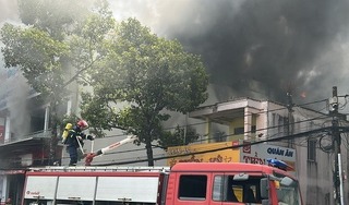 Cháy lớn tại gara ô tô, nhiều hàng hoá bị thiêu rụi