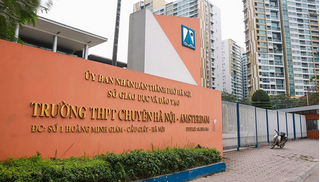 Bộ GD&ĐT yêu cầu trường THPT chuyên Hà Nội - Amsterdam dừng tuyển sinh lớp không chuyên