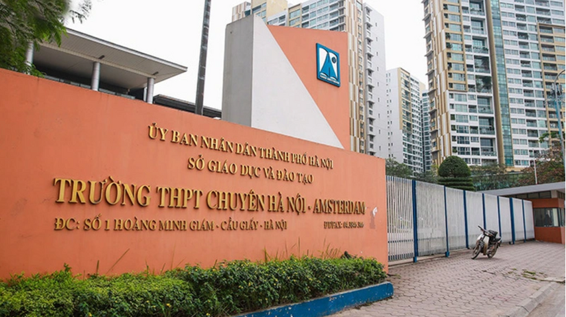 Bộ GD&ĐT yêu cầu trường THPT chuyên Hà Nội - Amsterdam dừng tuyển sinh lớp không chuyên