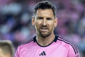Chủ tịch Barca bị tố ‘phản bội’ Messi