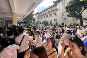 Hà Nội: Trường học không được yêu cầu phụ huynh, học sinh nộp tiền 'giữ chỗ'