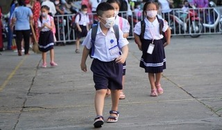 Nắng nóng kéo dài, Sở GD&ĐT TP HCM yêu cầu trường học điều chỉnh thời khóa biểu