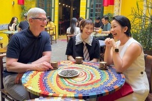 CEO Apple Tim Cook tới Việt Nam: Uống cà phê cùng Mỹ Linh - Mỹ Anh, dạo Hồ Gươm cùng Duy Thẩm... 