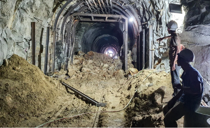 Vụ sạt lở hầm đường sắt Bãi Gió Nguyên nhân do đâu?