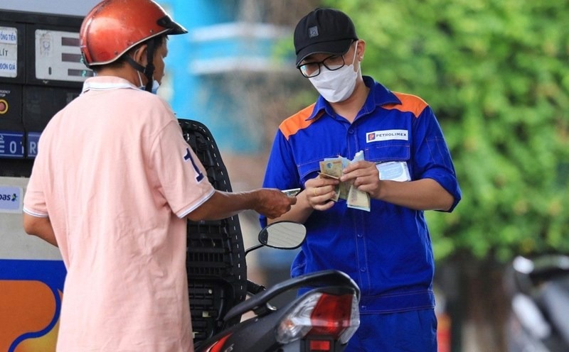 Giá xăng hôm nay ngày 4/5/2024: Dầu thế giới giảm mạnh