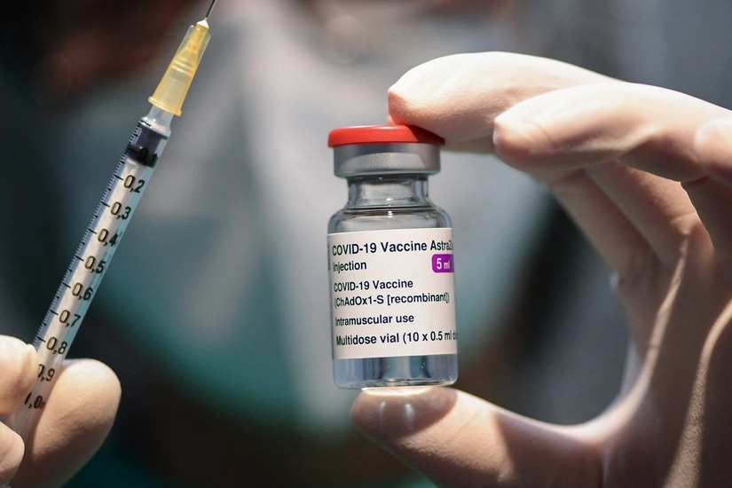 Thu hồi vaccine AstraZeneca Covid-19 toàn cầu: 'Việt Nam không còn vaccine này'