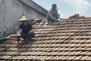 Quảng Ninh: Khẩn trương khắc phục hậu quả dông lốc khiến hơn 70 nhà dân bị tốc mái