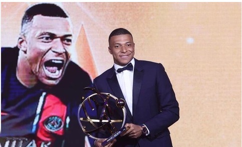 Mbappe hy sinh lợi ích vì Champions League và Quả bóng vàng