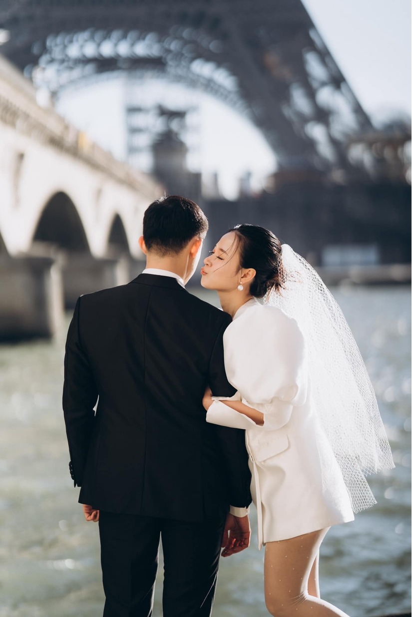 Midu lần đầu công khai mặt chú rể, tiết lộ điều đặc biệt về chồng kém tuổi